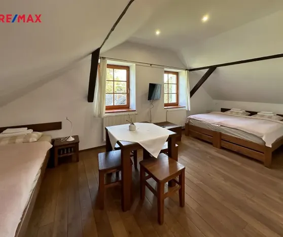 Prodej rodinného domu, Holetín, 800 m2