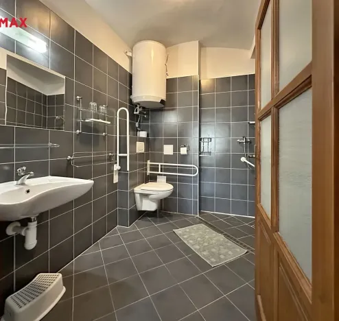 Prodej rodinného domu, Holetín, 800 m2