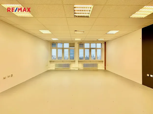 Pronájem kanceláře, Hradec Králové, Pražská třída, 50 m2