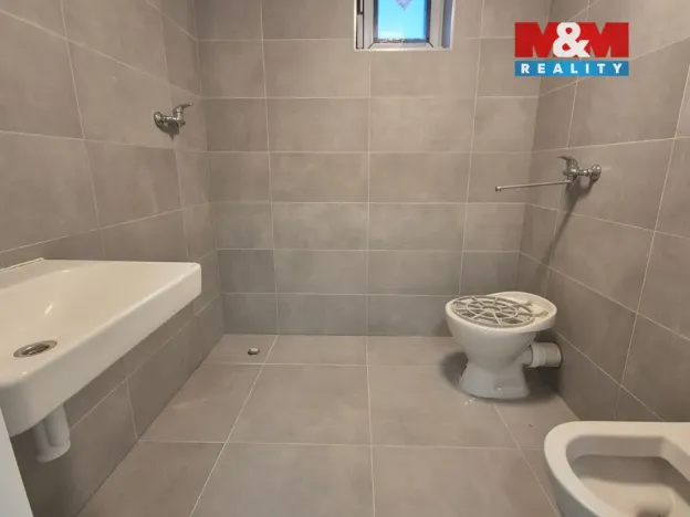 Pronájem obchodního prostoru, Tuchoměřice, 128 m2