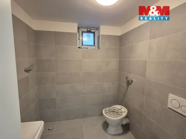 Pronájem obchodního prostoru, Tuchoměřice, 128 m2