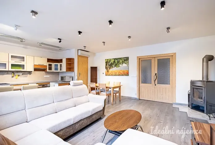 Pronájem bytu 2+kk, Praha - Záběhlice, Záběhlická, 58 m2