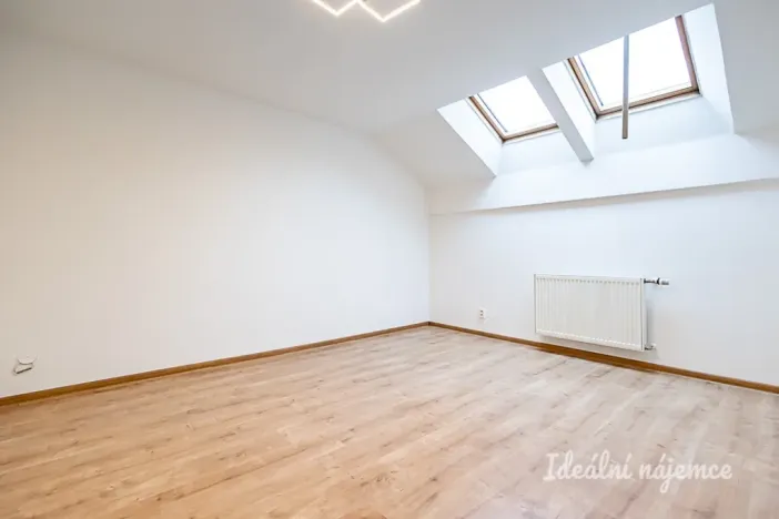 Pronájem bytu 3+1, Praha - Záběhlice, Záběhlická, 74 m2