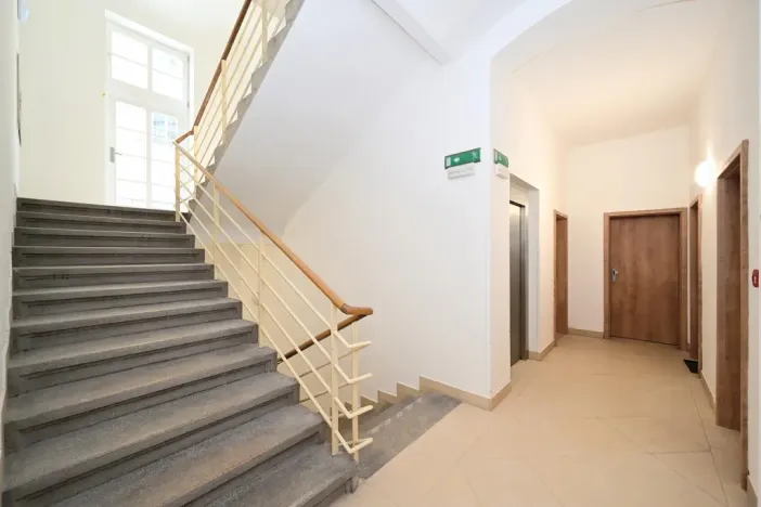 Pronájem bytu 1+kk, Praha - Smíchov, Radlická, 15 m2