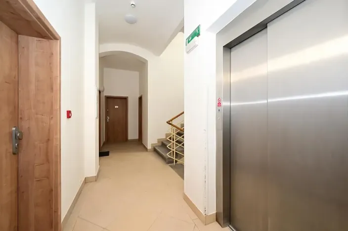 Pronájem bytu 1+kk, Praha - Smíchov, Radlická, 15 m2