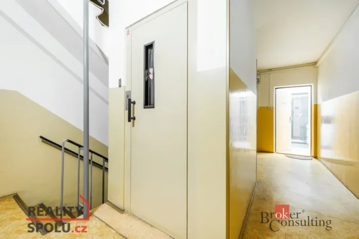 Pronájem bytu 3+kk, Praha - Libeň, Sokolovská, 44 m2