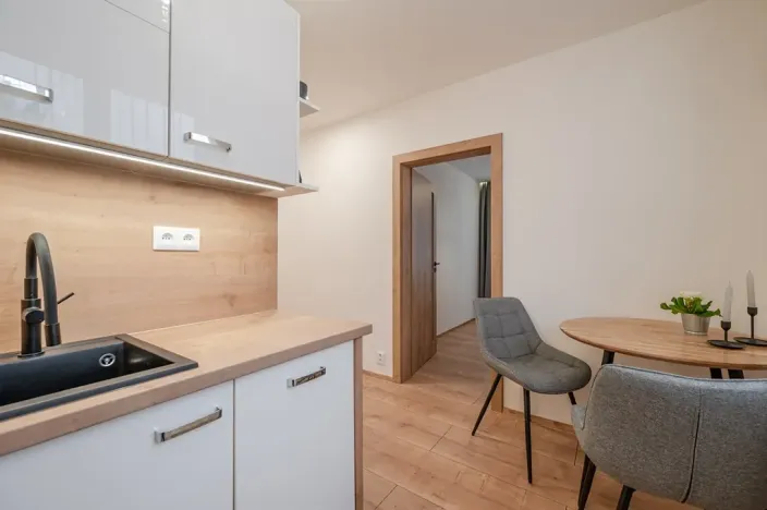 Prodej bytu 2+1, Praha - Malešice, Limuzská, 47 m2