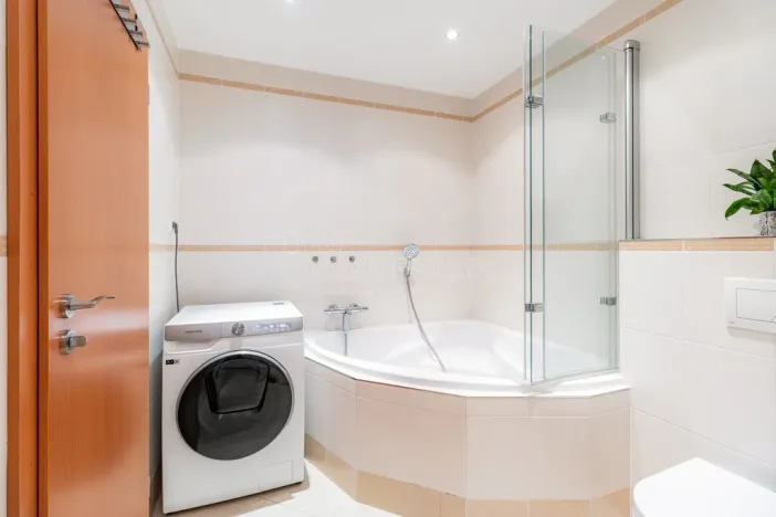 Prodej bytu 2+kk, Praha, Sazovická, 52 m2