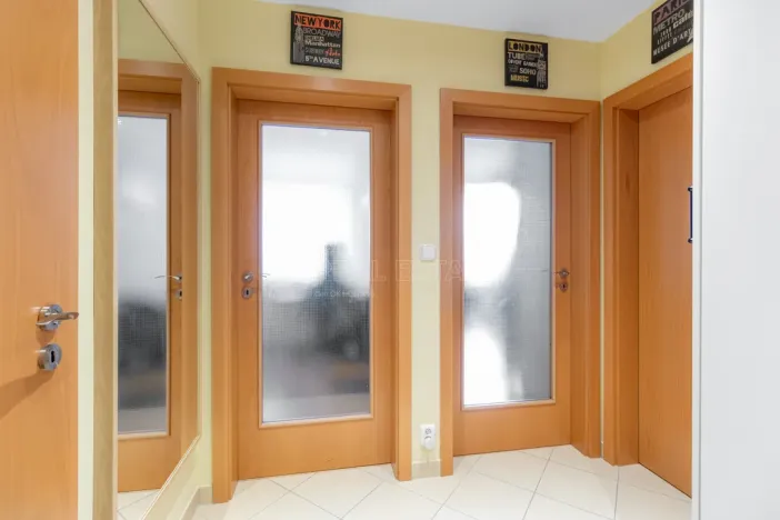 Prodej bytu 2+kk, Praha, Sazovická, 52 m2