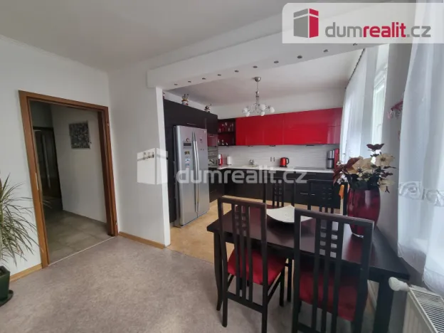 Pronájem bytu 3+1, Lošany, 80 m2