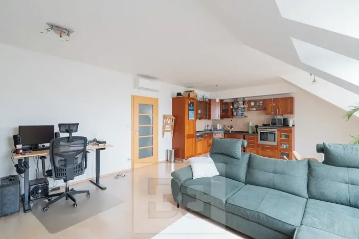 Pronájem bytu 2+kk, Praha - Dolní Chabry, U jízdárny, 81 m2