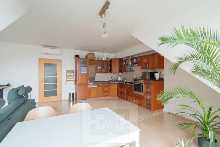 Pronájem bytu 2+kk, Praha - Dolní Chabry, U jízdárny, 81 m2