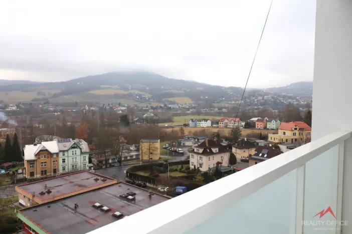 Pronájem bytu 3+1, Děčín - Děčín XXXII-Boletice nad Labem, Čsl. partyzánů, 75 m2