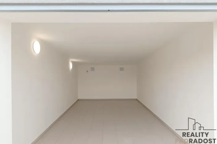 Prodej garáže, Brno - Slatina, 18 m2