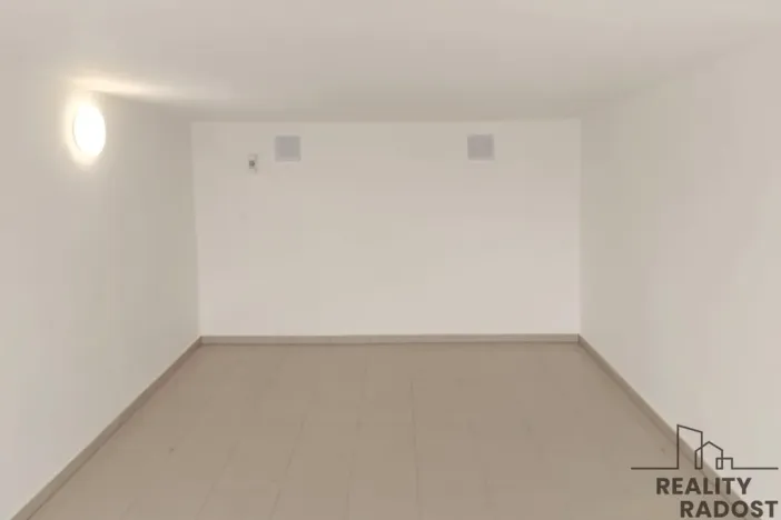 Prodej garáže, Brno - Slatina, 18 m2