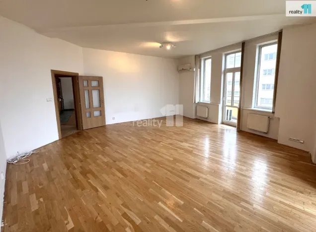 Pronájem bytu 2+kk, Praha - Vysočany, Kolbenova, 82 m2