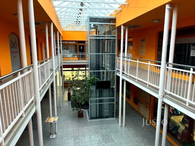 Pronájem obchodního prostoru, Písek, Havlíčkovo nám., 75 m2