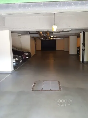 Pronájem garážového stání, Praha - Smíchov, Na Hřebenkách, 15 m2