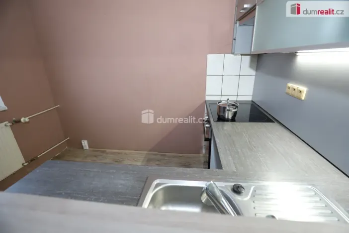 Pronájem bytu 1+1, Sokolov, Křížová, 41 m2