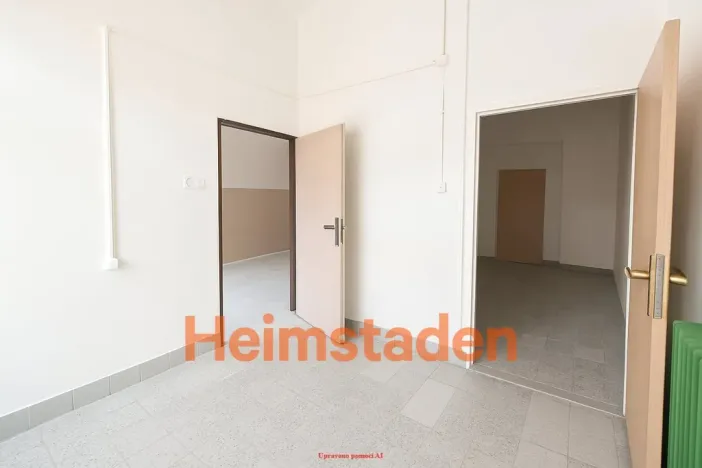 Pronájem obchodního prostoru, Karviná - Nové Město, nám. Budovatelů, 44 m2