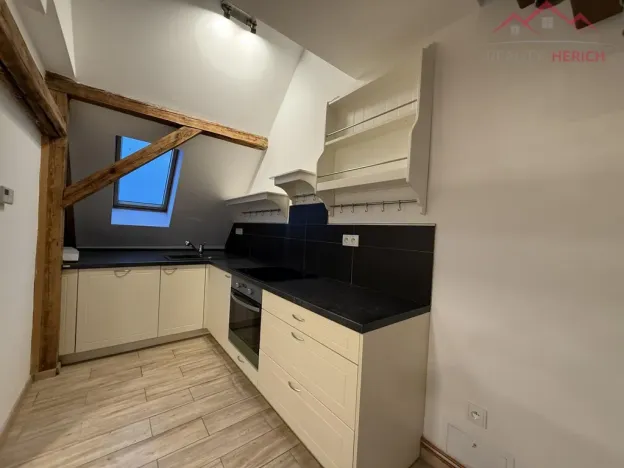 Pronájem bytu 2+kk, Chomutov, Meisnerova, 70 m2