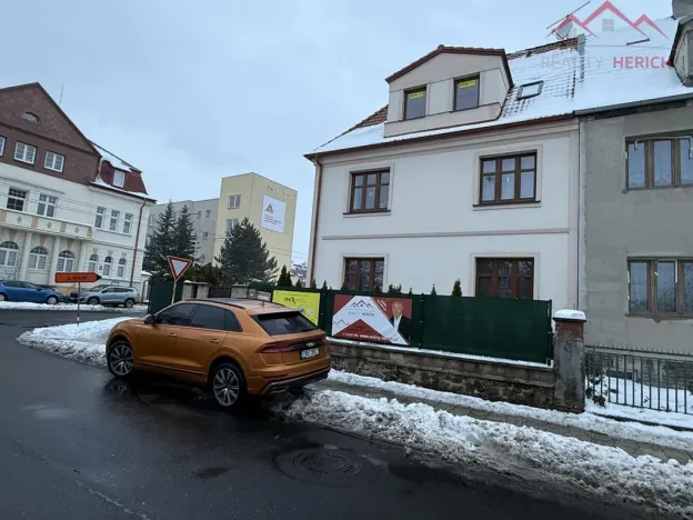 Pronájem bytu 2+kk, Chomutov, Meisnerova, 70 m2