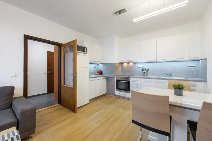 Prodej bytu 2+kk, Praha - Podolí, Hudečkova, 47 m2