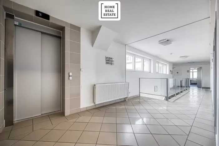 Pronájem kanceláře, Kolín, Rubešova, 256 m2