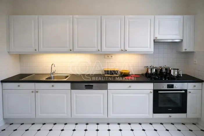 Pronájem bytu 4+1, Praha, Pařížská, 151 m2