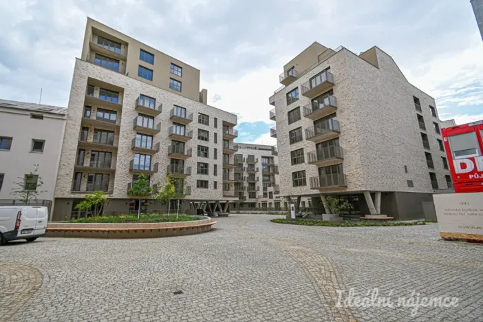 Pronájem bytu 1+kk, Brno, Bratislavská, 40 m2