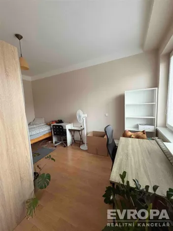 Pronájem bytu 1+1, Kolín - Kolín IV, Školská, 55 m2