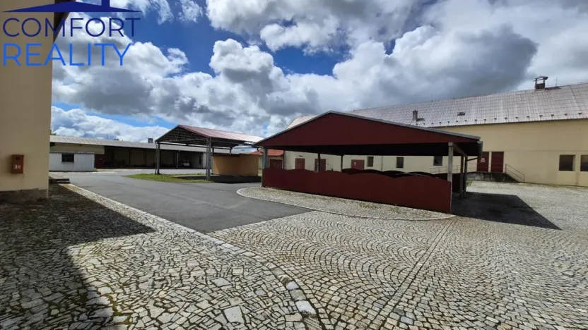 Prodej komerční nemovitosti, Suchdol nad Odrou, Komenského, 1900 m2