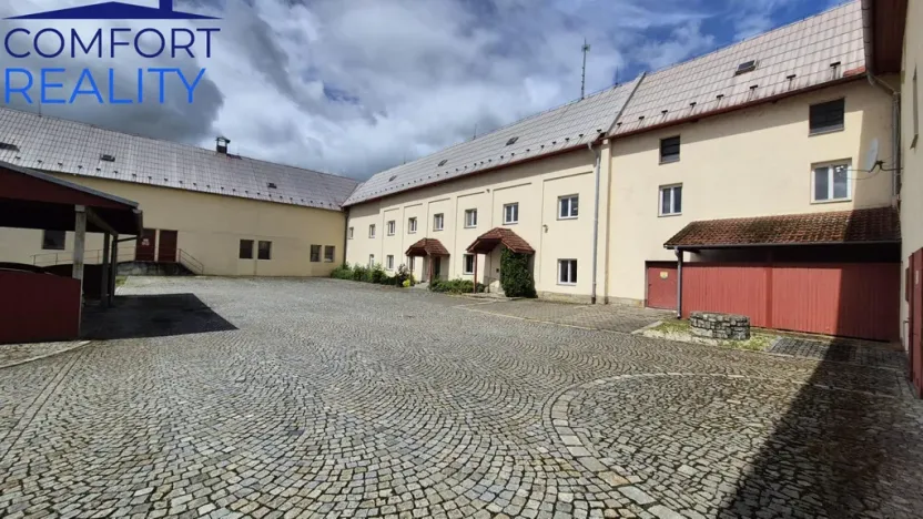 Prodej komerční nemovitosti, Suchdol nad Odrou, Komenského, 1900 m2