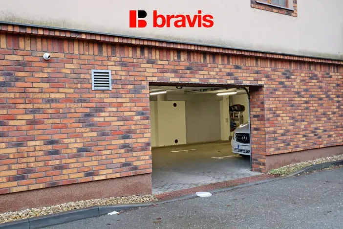 Pronájem garáže, Brno - Starý Lískovec, U Leskavy, 15 m2