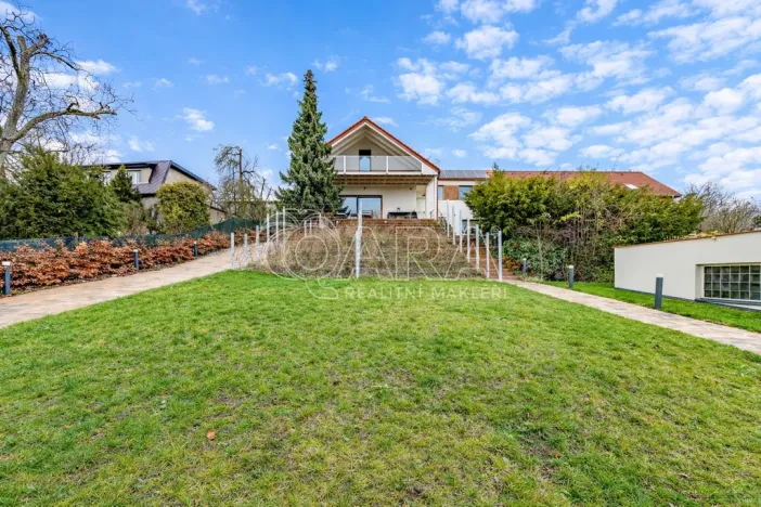 Pronájem kanceláře, Roztoky, Nad vinicemi, 393 m2