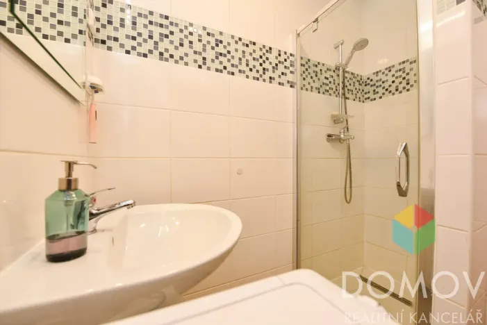 Prodej bytu 1+1, Praha, Vrázova, 33 m2