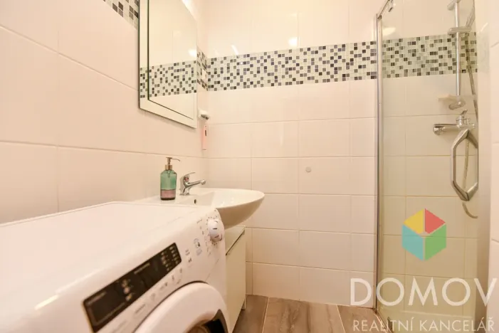 Prodej bytu 1+1, Praha, Vrázova, 33 m2