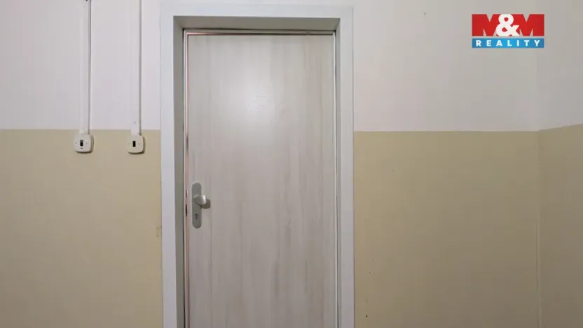 Pronájem bytu 1+kk, Praha - Troja, Svídnická, 28 m2