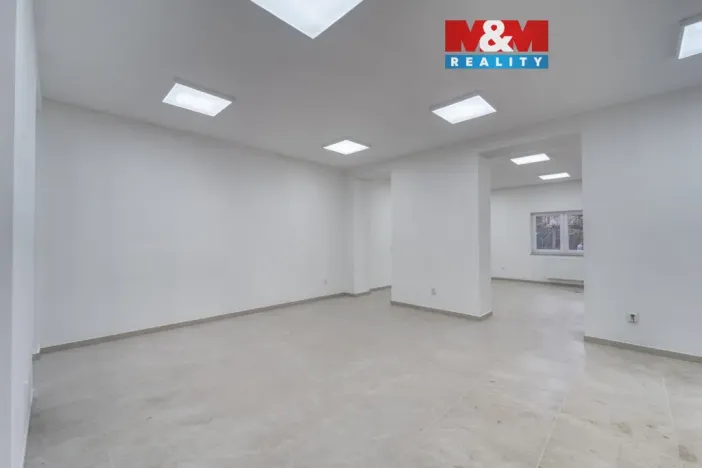 Pronájem obchodního prostoru, Plzeň - Doubravka, Zábělská, 107 m2