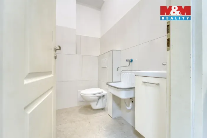 Pronájem obchodního prostoru, Plzeň - Doubravka, Zábělská, 107 m2