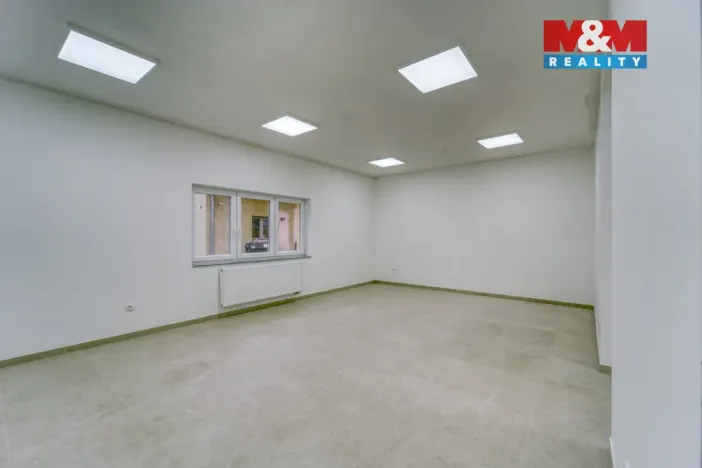 Pronájem obchodního prostoru, Plzeň - Doubravka, Zábělská, 107 m2