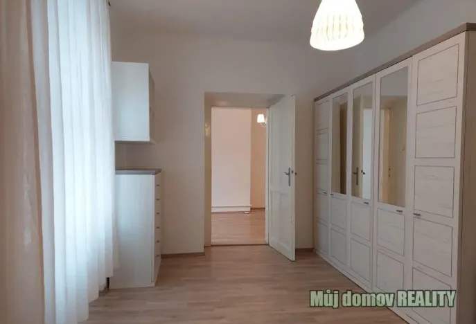 Pronájem bytu 2+1, Praha - Žižkov, Žerotínova, 70 m2