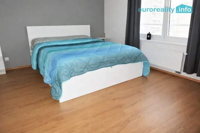 Pronájem bytu 2+kk, Praha, Toufarova, 53 m2