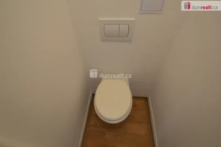 Pronájem bytu 2+kk, Praha - Žižkov, Jeseniova, 48 m2