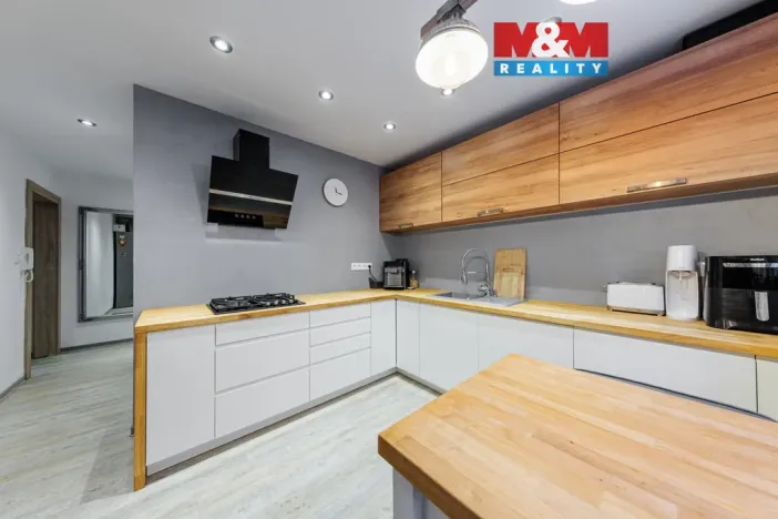 Prodej bytu 3+1, Loket, Mírová, 72 m2