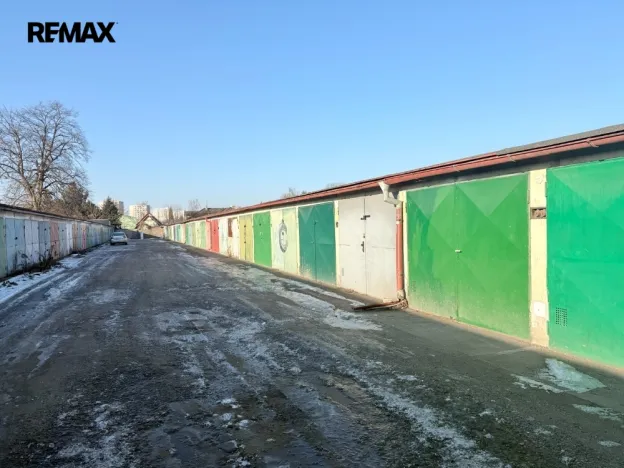 Pronájem garáže, Hradec Králové, Bratří Štefanů, 17 m2