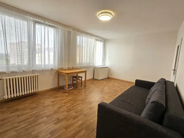 Pronájem bytu 1+kk, Praha, Běchorská, 33 m2