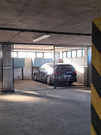 Pronájem garáže, Brno - Královo Pole, Herčíkova, 13 m2