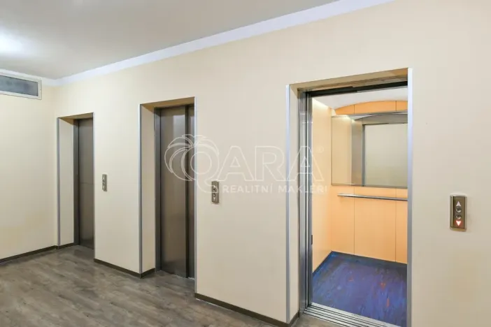 Pronájem bytu 2+kk, Praha - Troja, Hnězdenská, 47 m2