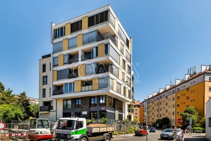 Pronájem bytu 3+kk, Praha - Vršovice, U Roháčových kasáren, 71 m2